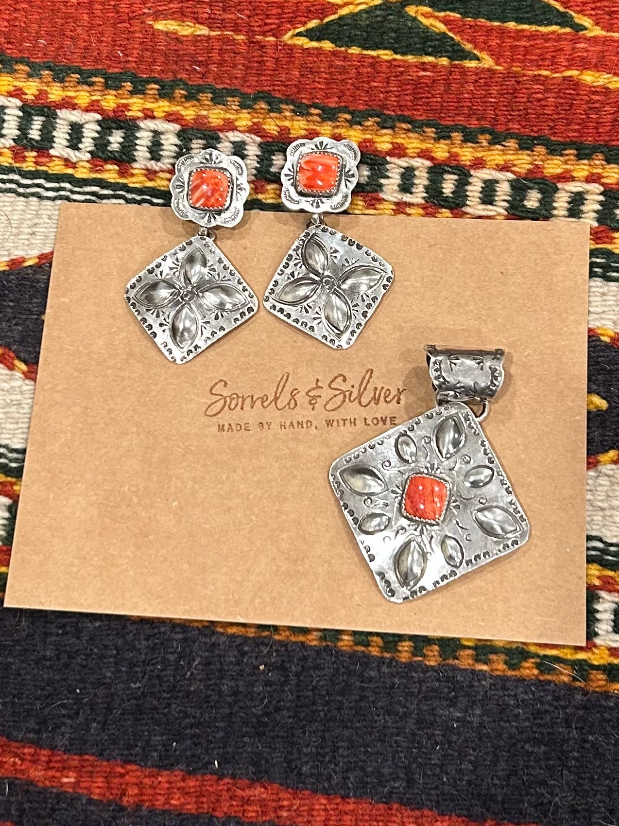 Red Spiny Oyster Pendant